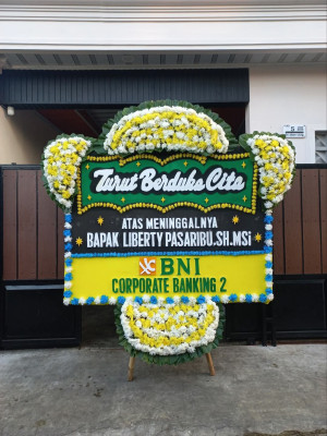 Papan Bunga Duka di Aur Kuning