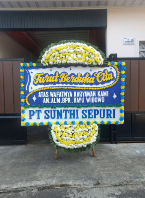 Papan Bunga Duka di Aur Kuning
