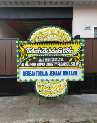 Papan Bunga Duka di Aur Kuning