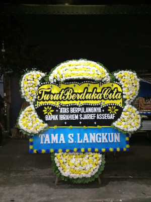 Papan Bunga Duka di Aur Kuning
