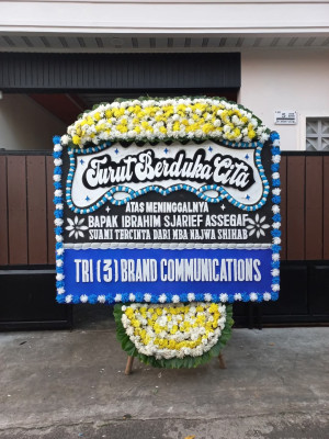 Papan Bunga Duka di Aur Kuning